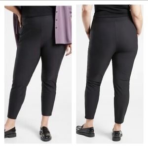 ATHLETA Women's Stellar Tight in Black size 12 Style 982974